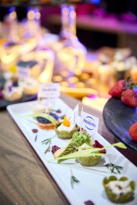 Aperitive gourmet cu brânză Philadelphia, prezentate la RO-Wine 2025, ediția de toamnă de la Fratelli Studios