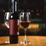 Sticlă de vin roșu