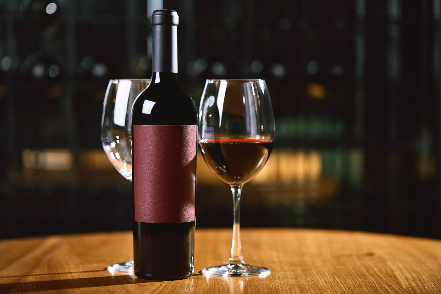 Sticlă de vin roșu